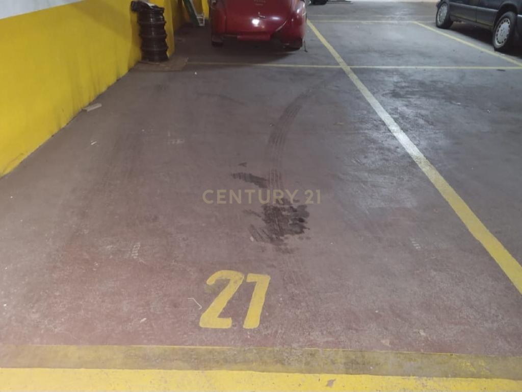 Três lugares de estacionamento -  Centro Comercial Mouras Shopping Center - Image 7